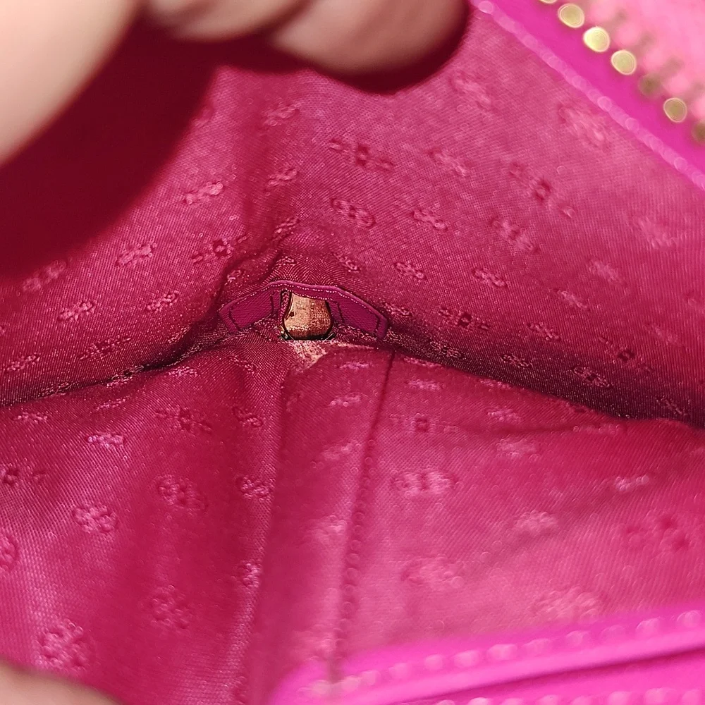 Tory Burch Emerson L-Zip Continental Wallet - Picture 6 of 8